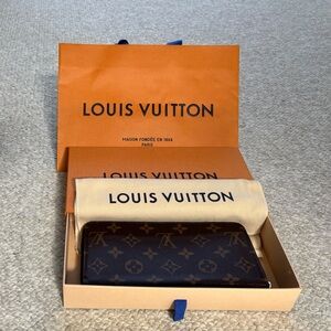 Louis Vuitton Long Monogram Wallet MI1107